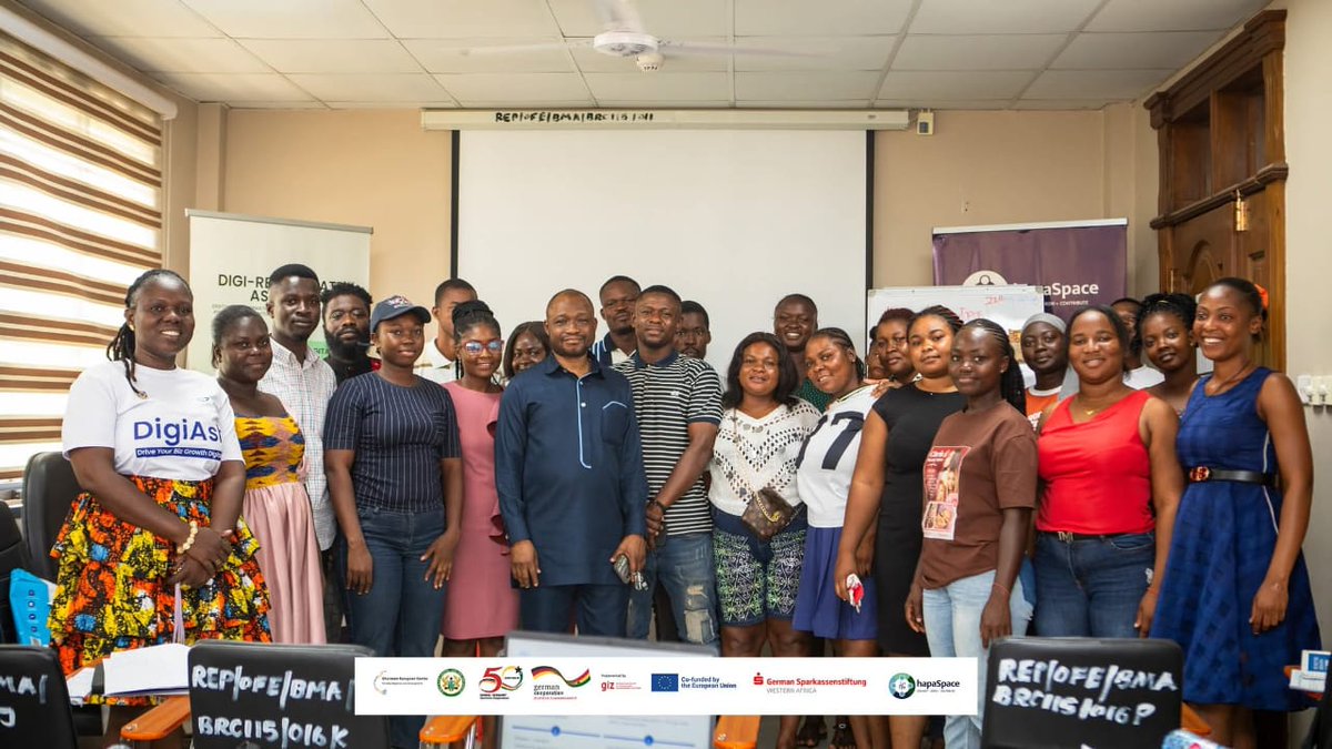 Jn87875Samuel's tweet photo. 𝐂𝐨𝐡𝐨𝐫𝐭 𝟐 𝐡𝐚𝐬 𝐛𝐞𝐠𝐮𝐧!

The #DigiAsh – Ashanti Digi-Reintegrate Programme is an 8-week hands-on training supporting returnees and women to build sustainable businesses using digital tools and practical skills. https://t.co/JoexxyhSuT