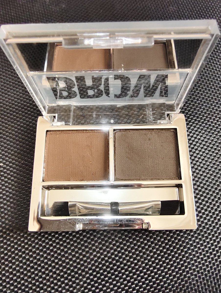 matthiasview's tweet photo. WTS
La Tulipe Brow Shadow Kit baru beli bulan kemarin
Baru dipakai 2-3 x ternyata gabisa pakainya, jual murah 55k bisa oren ya.

https://t.co/abJsGIAuwK https://t.co/taaY444wb9