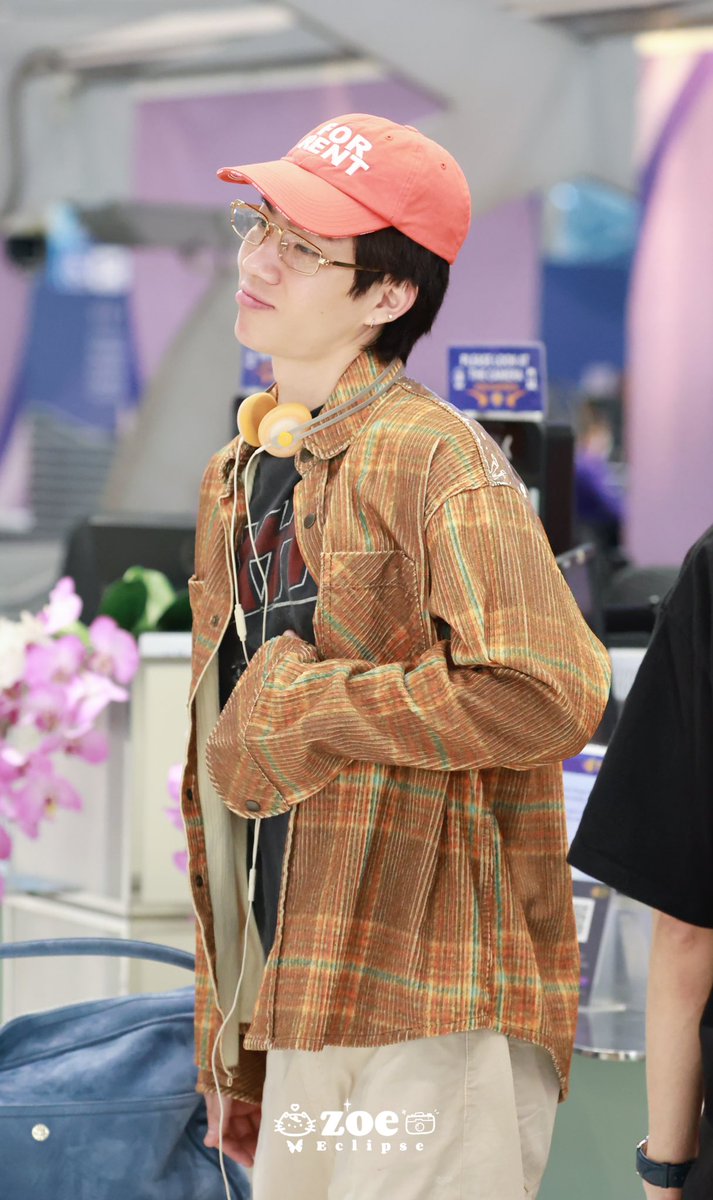 🛫Have a safe trip. 
#ออฟจุมพล #OffJumpol 
<a href="/off_tumcial/">ออฟที่แปลว่าปิดประตูแพ้</a>
