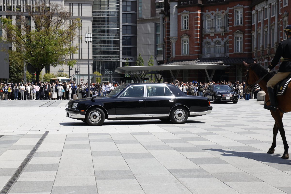 KieskeeE's tweet image. 信任状捧呈式。
04/28/2026
ニカ国目、タンザニア連合共和国🇹🇿
爽やかな空の中、美しく駆ける儀装馬車。
ゴールデンウィーク合間の平日、東京駅の華やぎに癒されます。
United Republic of Tanzania.
Jamhuri ya Muungano wa Tanzania.
#信任状捧呈式
#タンザニア
#Tanzania