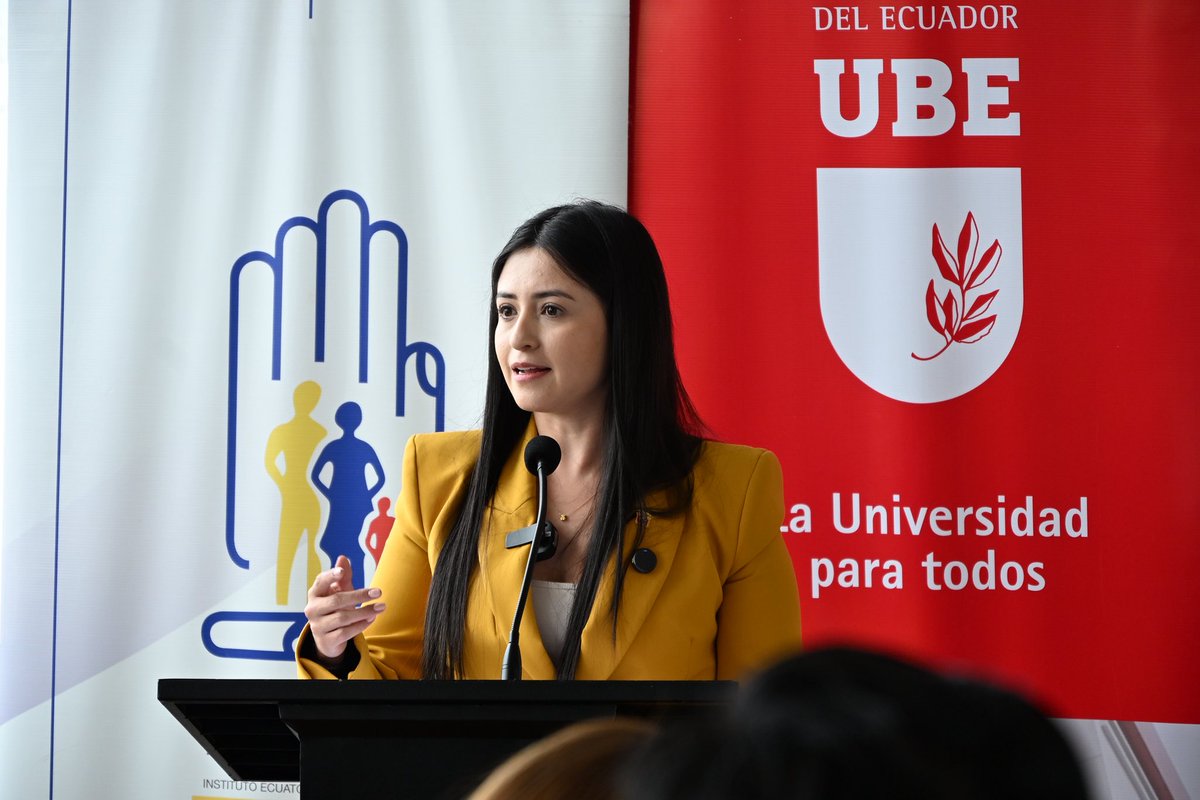 IESSGuayas's tweet photo. 🤝 Fortalecemos alianzas que generan oportunidades.

@IESSGuayas suscribió un convenio marco de pasantías con la @UbeEcuador, impulsando espacios de formación profesional.

Seguimos trabajando por la educación, el talento joven y el desarrollo institucional. https://t.co/MwLTfpIbgD