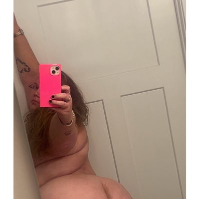 pink 🩷🍑 tweet media