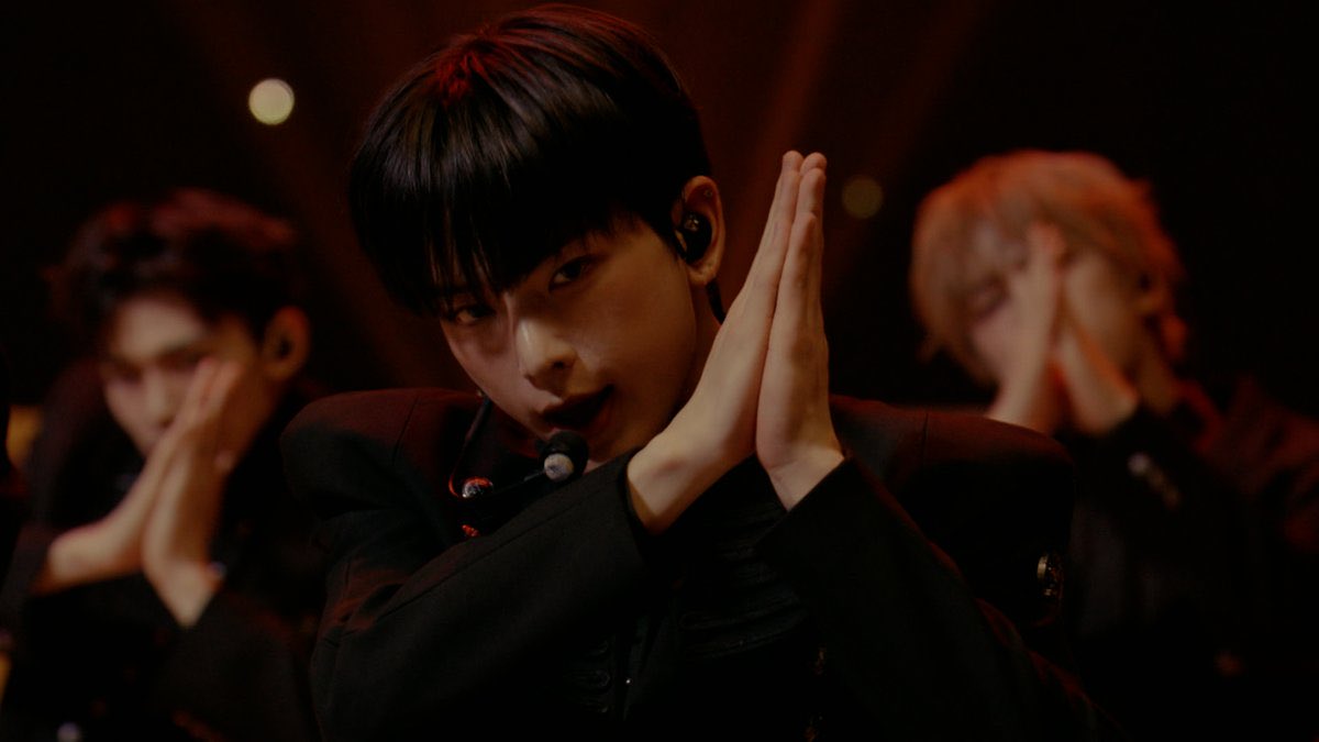 heyneana tweet media