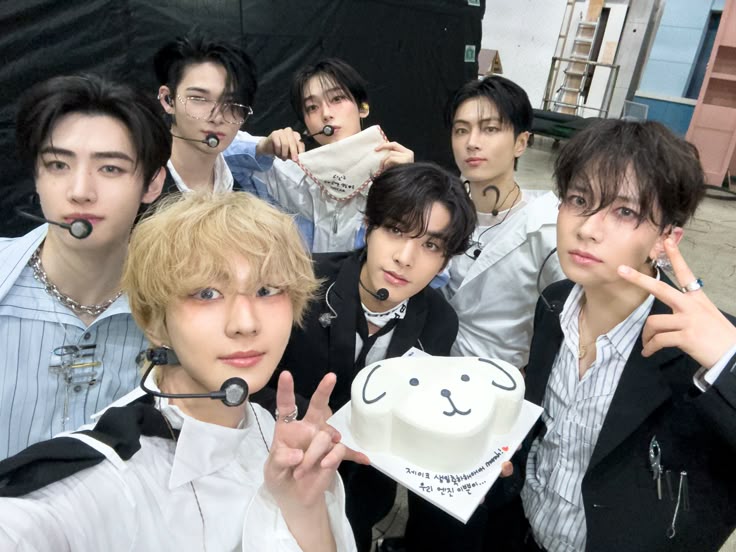 turron2 🧃 SEVENHYPEN tweet media