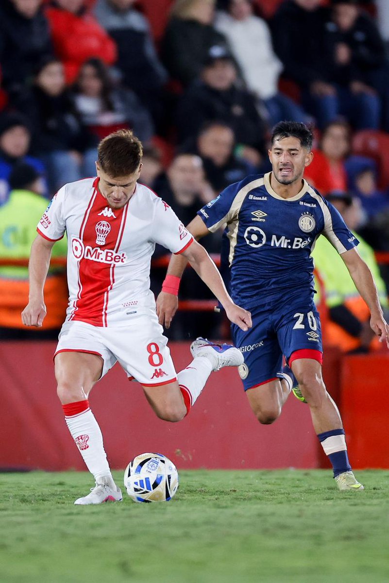 CAHuracan's tweet image. #JuegaHuracán 🎈|⏱️ 38' ST Cambios en el Globo

➡️ Ingresan Sequeira, Ramírez y Romero 

⬅️ Se retiran Gil, Waller y Cortés

#Huracán (Waller) 1 - 2 #Argentinos (Molina y Morales)