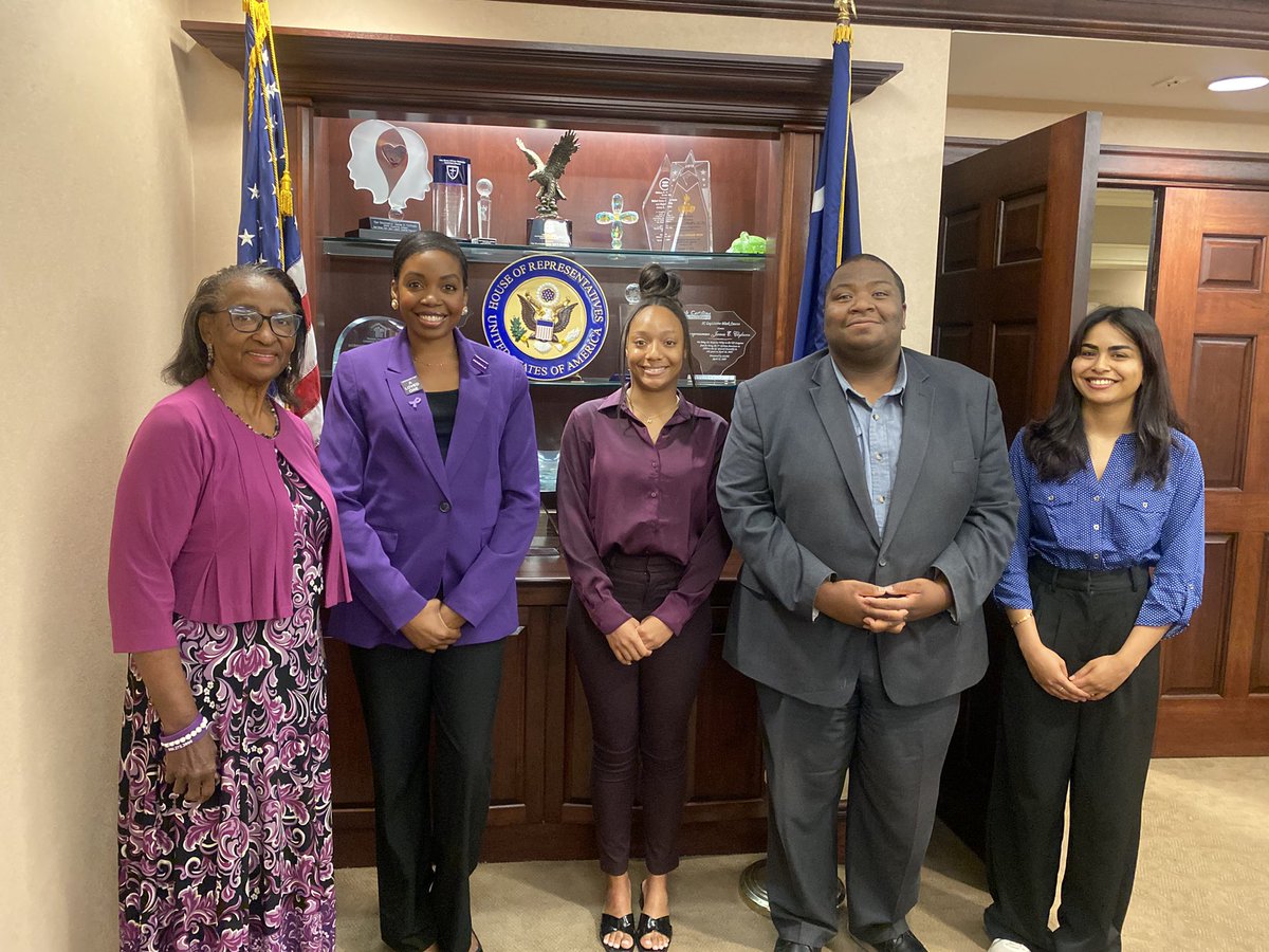 _MayaDivine's tweet photo. Thank you to Hannah and Quadri of the office @ClyburnSC06 for meeting with us to discuss the ASAP ACT - to help ensure dentist  blood tests for early detection in addition to opportunity for preventive  treatments. @ALZIMPACT @alzassociation  #ColumbiaSC https://t.co/62GxOnAMwC