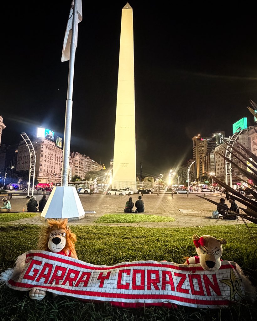 🦁❤️🤍🦁

Buenos Aires con Fe, Garra y Corazón 🇮🇩