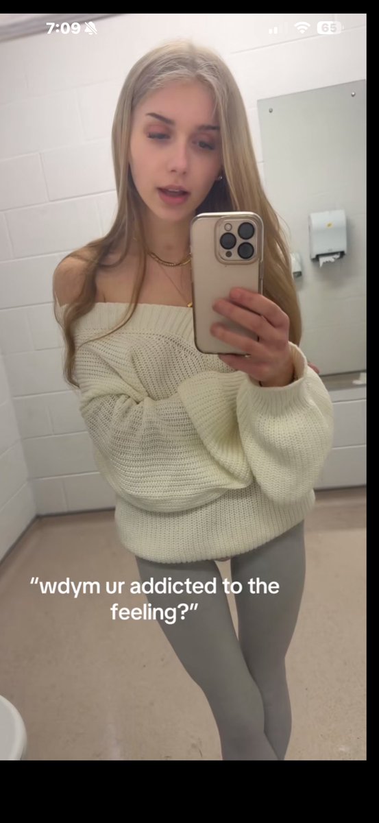 cutecalicocritr's tweet image. #thinspo holy thigh gap??