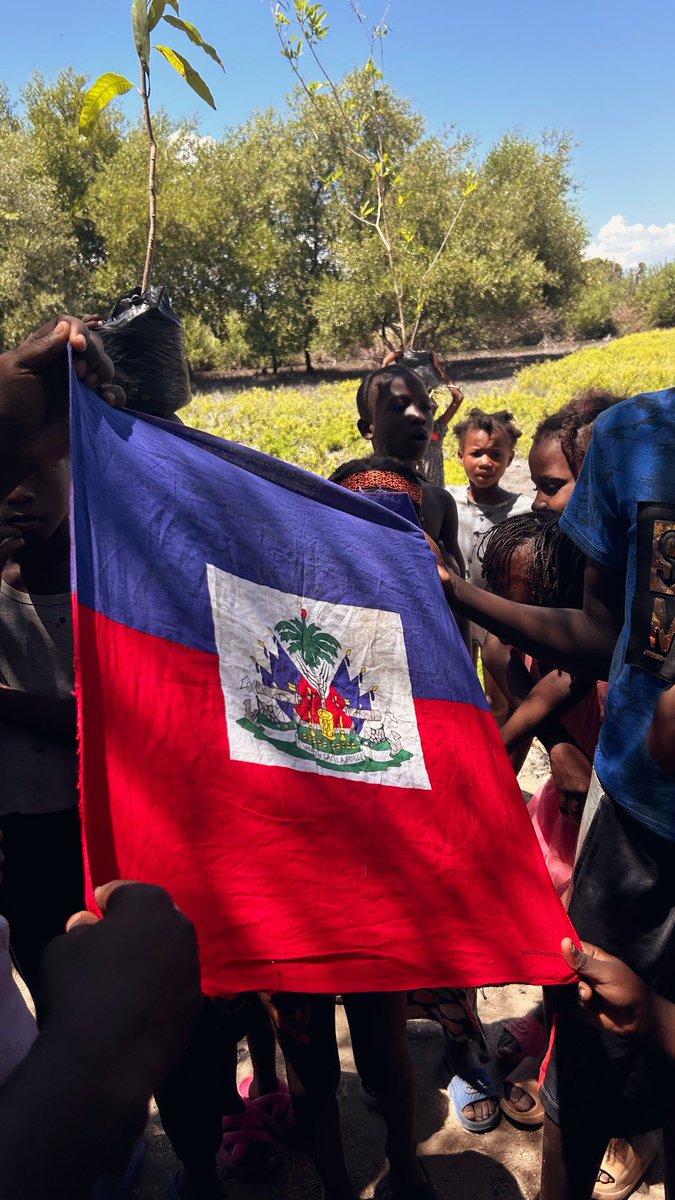 Mrs.Dezod🇭🇹🌱 tweet media