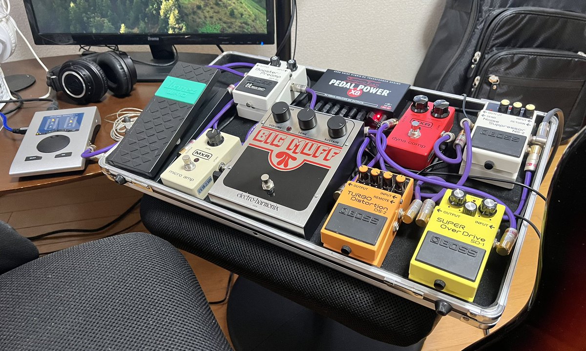 taz_bomb_yamai's tweet image. 収録が一区切り着いたので今回のボードを、

#エフェクターボード2026春 
#エフェクターボード 
#boss 
#mxr 
#electroharmonix 
#ibanez