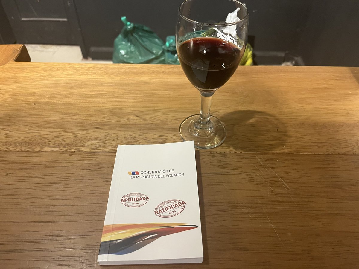 LaHistoria tweet media