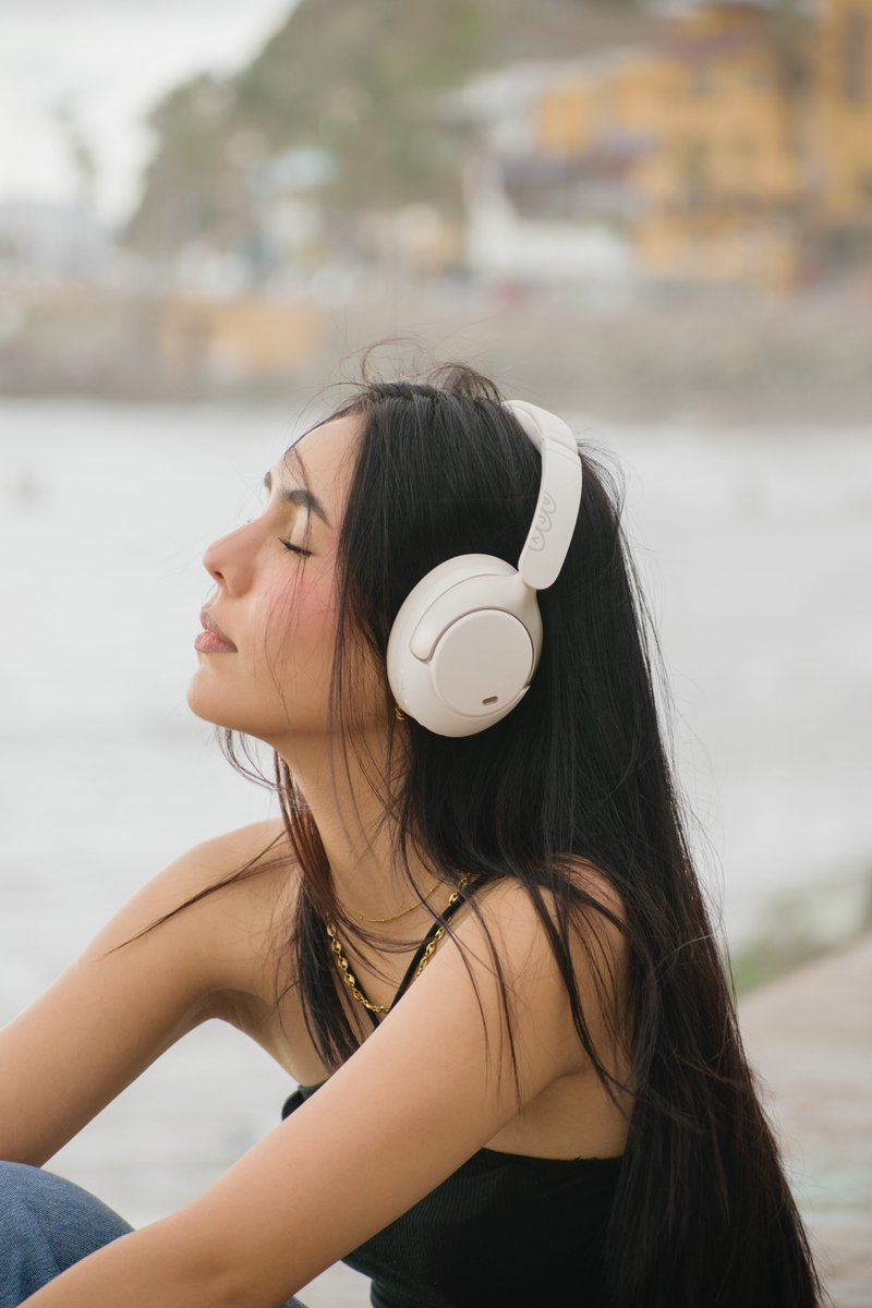 qcybrand's tweet image. She’s not ignoring the world. 
The world just sounds better like this.
#Headphones #MusicLifestyle #GoodVibesOnly #AudioLovers #MusicIsLife #QCY