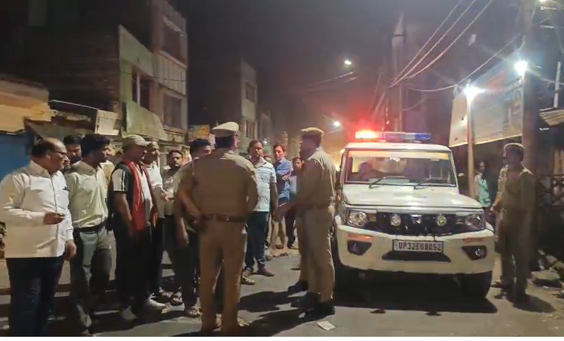 bstvlive's tweet image. इटावा

➡इटावा में व्यापारी से 15 लाख की लूट
➡तमंचे के बल पर लूट की वारदात
➡बाइक सवार बदमाशों ने की लूट
➡किराना व्यापारी से छीना रुपयों से भरा बैग
➡गोविंद दुकान बंद कर पैदल लौट रहे थे घर
➡पुलिस सीसीटीवी फुटेज खंगाल में जुटी
➡कोतवाली भरथना क्षेत्र का मामला

#Etawah #Crime