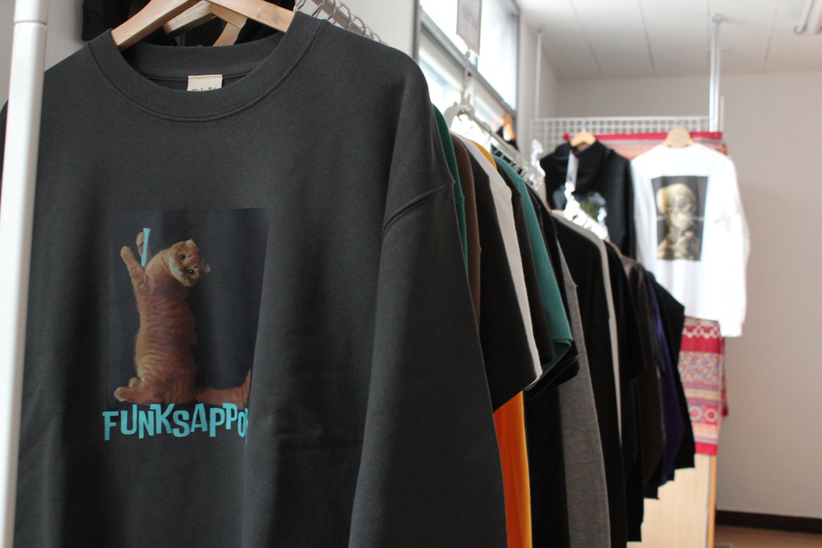 FUNKSAPPORO's tweet image. 4/28 Tue.
FUNK SAPPORO
OPEN!!!
本日も11時〜19時まで！
よろしくお願いします！！

〒060-0061
北海道札幌市中央区南１条西１３丁目３１７−２ 三誠ビル 3階C区画

#funksapporo
#sapporo
#札幌服屋
#札幌セレクトショップ
#ねこ