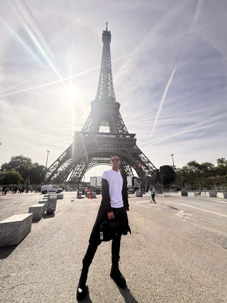 RidewJ's tweet photo. 🇫🇷🗼 https://t.co/sDABxknu2n