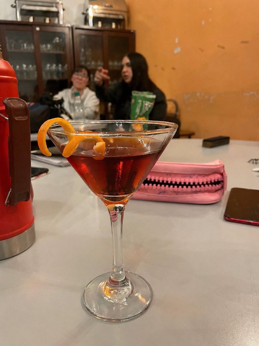 romiifreit62631's tweet image. #lunes  de #tragos 👀🍹