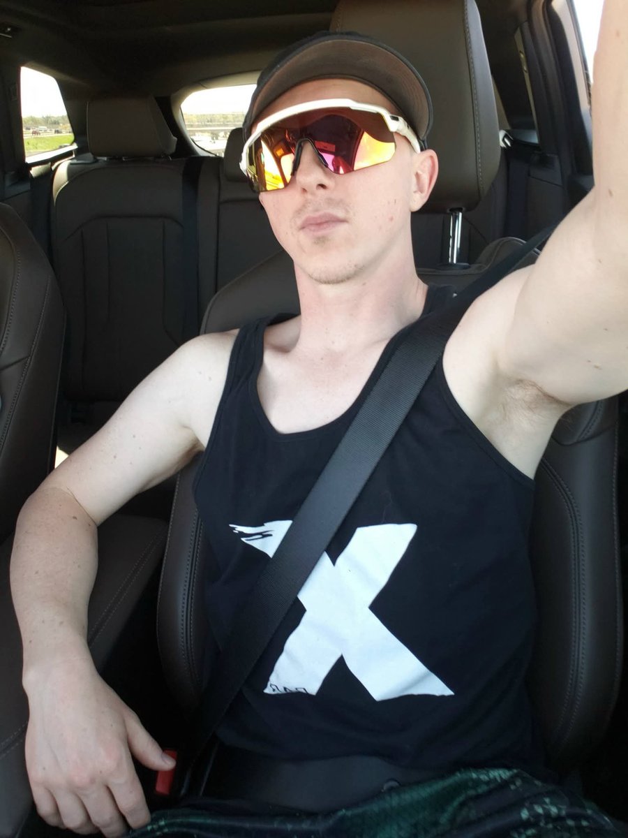 AndrewPowersLV's tweet photo. Xbar Denver Vibes today. 🔥😱😈 75 degrees ❤️ https://t.co/c0LRSNGXwT