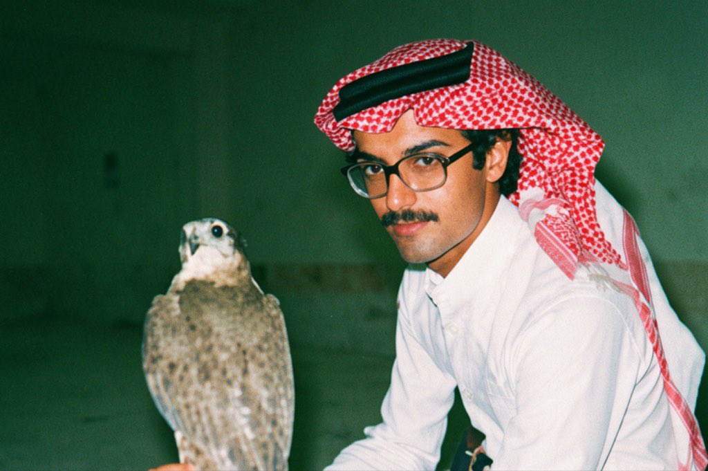 َ tweet media