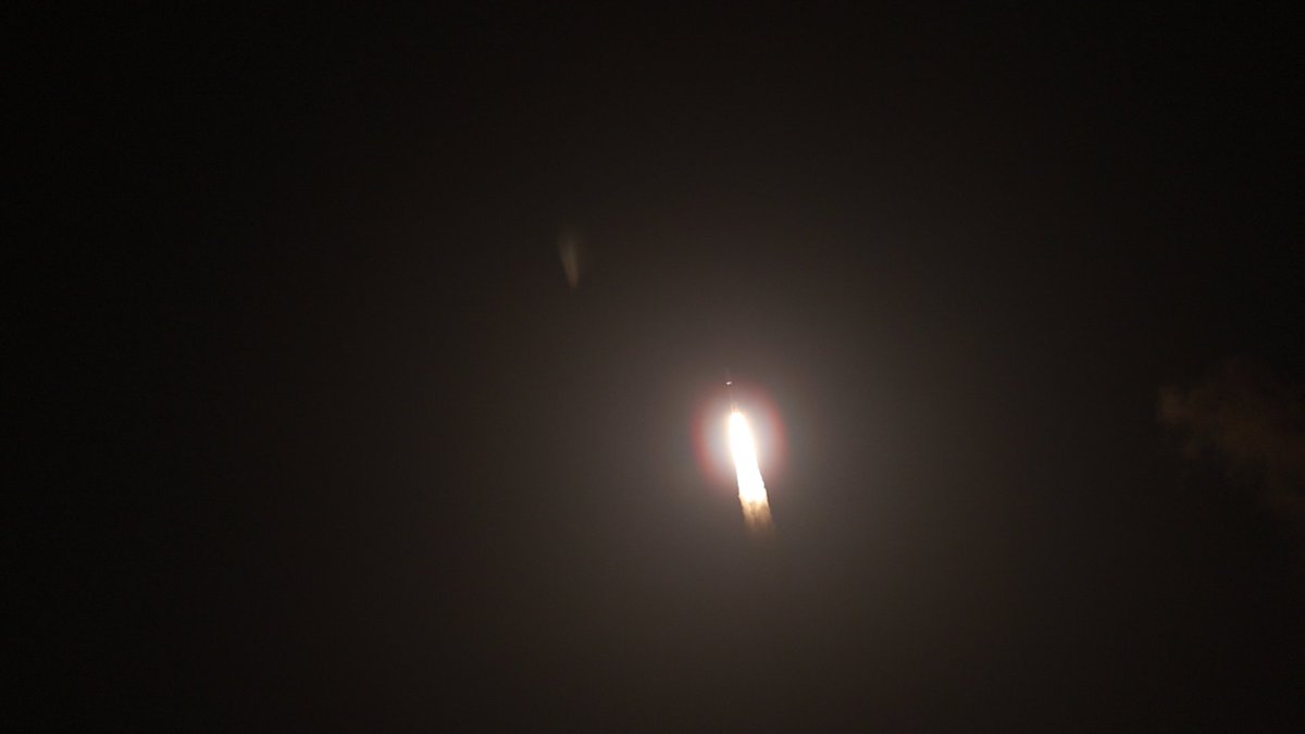 ARock73's tweet photo. ULA's Amazon Leo (LA-06) mission viewed from Space View Park in Titusville, Florida. 
@NASASpaceflight  @thenasaman @_MaxQ_ @dpoddolphinpro 
https://t.co/jgShmsalGp https://t.co/2EaMfhE3Uq