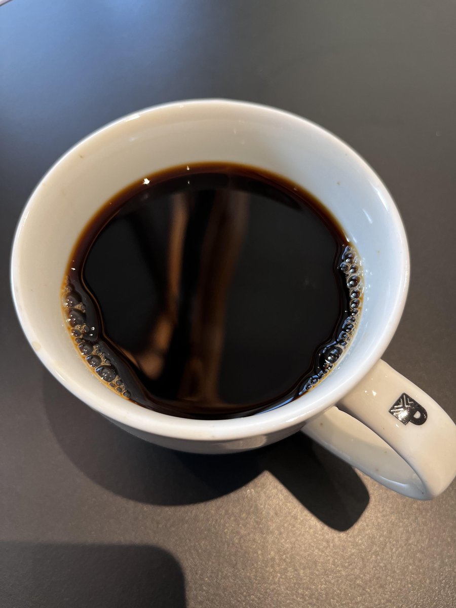 f9k_97's tweet photo. 今日のブラックコーヒーを飲んで、仕事も頑張ってくださいね。もうすぐゴールデンウィークですね。 https://t.co/xr94G56Zeu