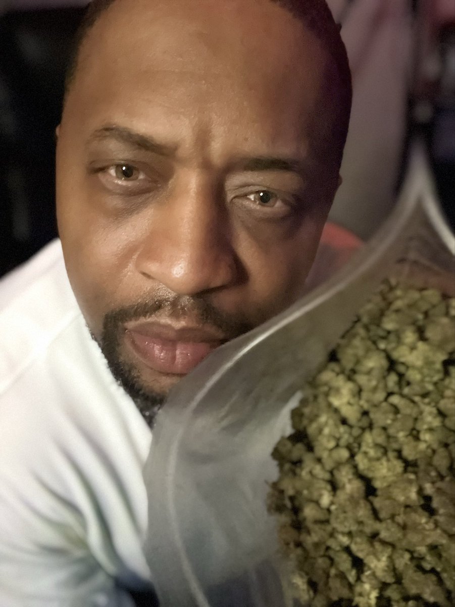 FetishTree's tweet photo. Stimulate your mind, let’s go higher smoke some and smoke some more: https://t.co/c1Zb2nVVtp https://t.co/HMVKP5V7oB