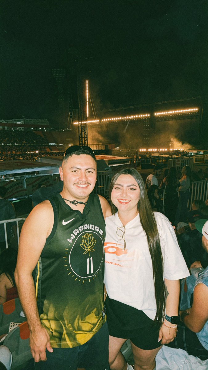 Mi fiel compañero de conciertos🔥 que seamos por siempre tú y yo bro