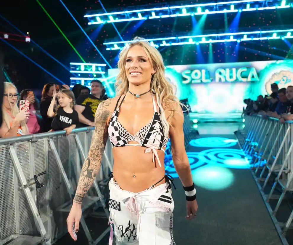 CrispyWrestling tweet media