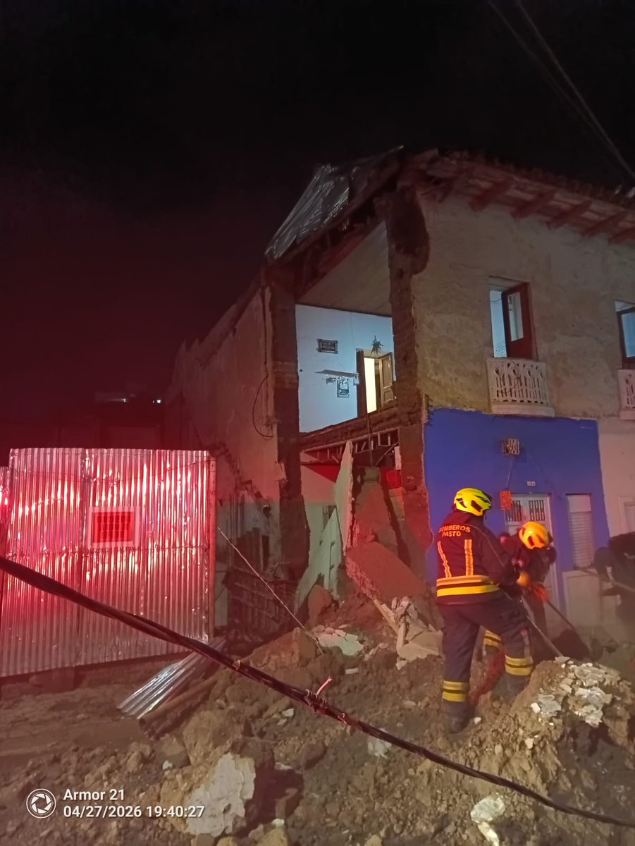 bomberospasto's tweet photo. 🏠🧑🏼🚒#ColapsoEstructural | @bomberospasto atendió de manera inmediata una emergencia generada por un colapso estructural en el b/ Obrero, donde nuevamente se presentó el colapso de una edificación.
El hecho afectó un local comercial y una vivienda. No se registraron víctimas. https://t.co/R0RODfoOwX