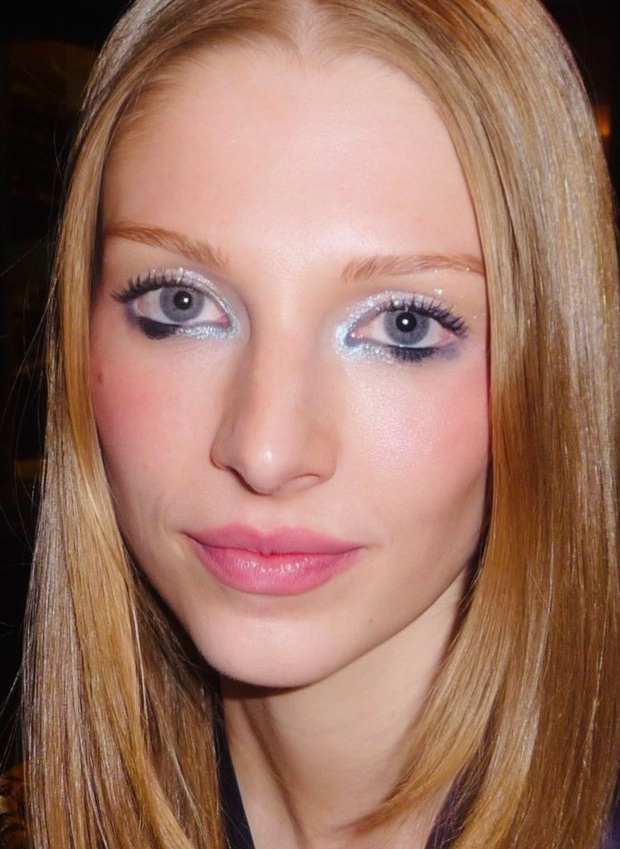 celebsfiles's tweet photo. omg hunter schafer has the most INSANE face card in the world https://t.co/pBg5CCEtbJ