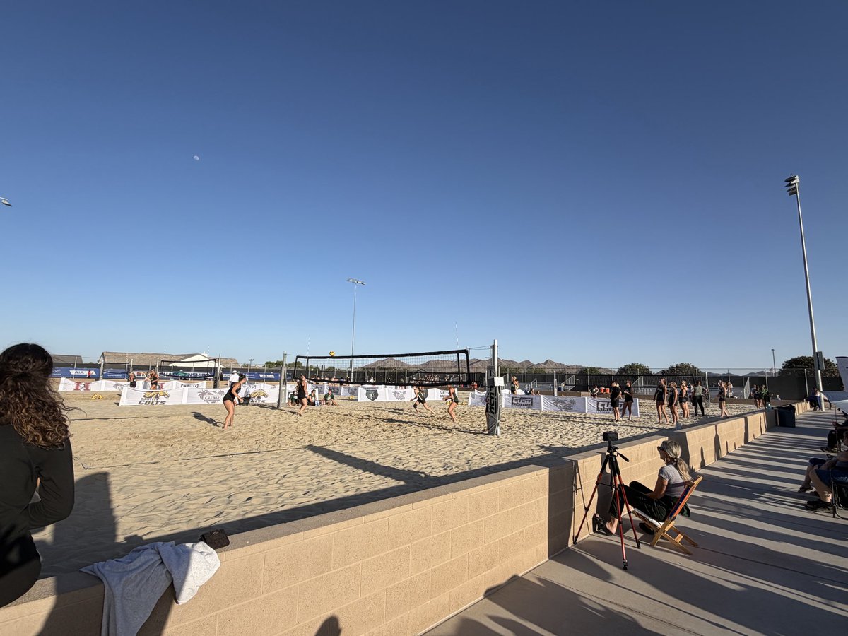 DeanAzdean06's tweet photo. It’s @AZPreps365 Playoff time again! Beautiful day for Girls Beach Volleyball Semi-finals. @xcpgatorsports @SDOathletics @NDP_Athletics @theDVway in D1 &amp; Flagstaff, Gilbert Christian, Estrella Foothills, Arcadia in D2. Winners play for the GOLD BALL WEDNESDAY! @AZPreps365Jose https://t.co/9zyB8Cj80z