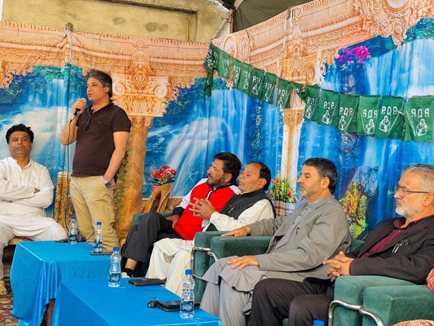 RisingKashmir's tweet image. #Grassroots Outreach Key as #PDP Begins #SMC Poll Campaign

@jkpdp

risingkashmir.com/grassroots-out…