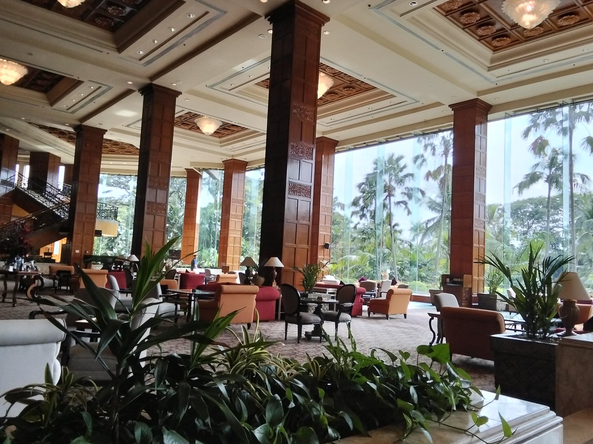 Mr_Ask_Why's tweet image. #Tuesday #morning #relax and waiting in #lobby @ShangriLaHotels 😊 
#ShangrilaHotels #Shangrila #FiveStarHotel