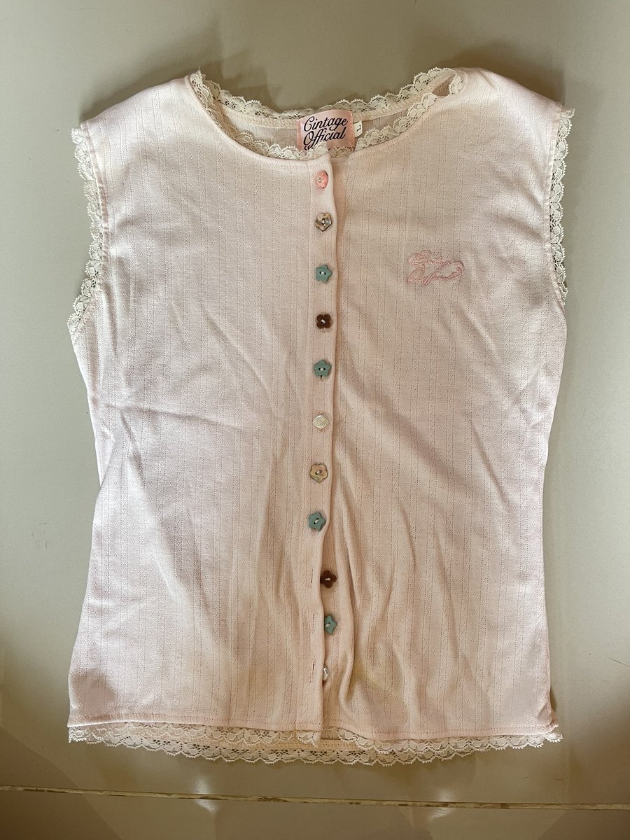 ccherrybl0ssm's tweet photo. ส่งต่อเสื้อผ้ามือสอง ลงในเทรดนี้
ค่าส่ง40🎀
#เสื้อผ้ามือสอง #ส่งต่อเสื้อผ้า
#เสื้อผ้ามือ2 #เสื้อผ้ามือสองสภาพดี #ส่งต่อเสื้อผ้ามือสอง #ส่งต่อเสื้อผ้ามือ2 #โล๊ะตู้ #ส่งต่อกระเป๋ามือ2 #ส่งต่อstylist #ส่งต่อcintage https://t.co/rvOofLT8Re