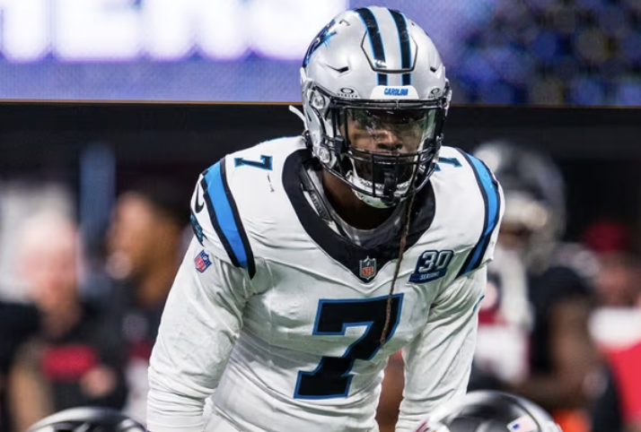 Green19Football's tweet photo. Jadeveon Clowney: A Strong Possible Fit with the Baltimore Ravens
https://t.co/7AA1yArM7l
#JadeveonClowney #Clowney #EdgeRusher #PassRush #DL
#Ravens #BaltimoreRavens #RavensFlock #DefenseFirst https://t.co/wtT1pmd2WI