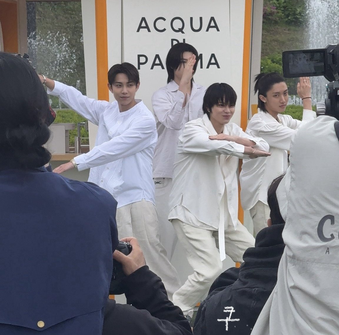 yīpèi. tweet media