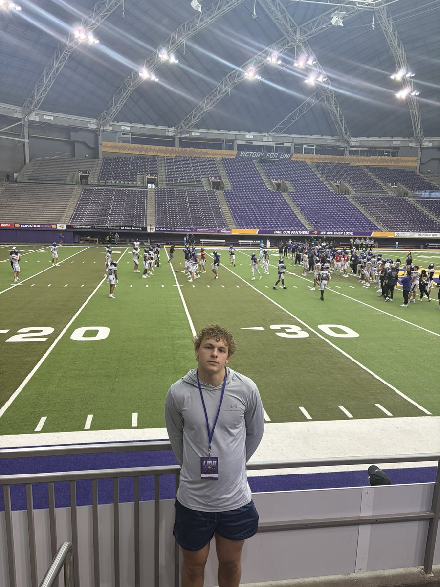 Jleonard248's tweet photo. I had a great time attending @UNIFootball spring game! Thank you @CoachHupke for inviting me! It was great to watch your team play in person! https://t.co/7zQbxJJRRR