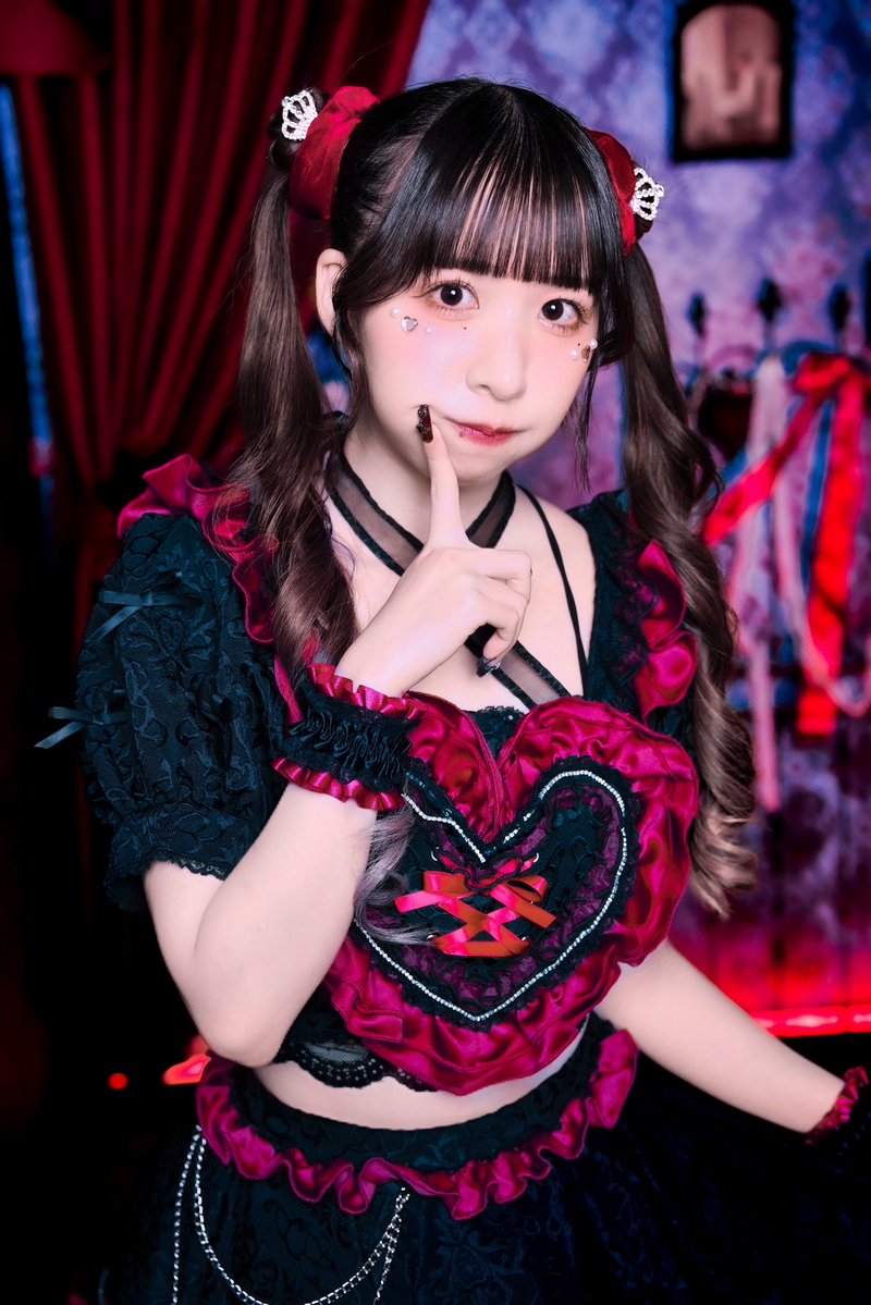 今日からBloody Sugar 3連勤です♥️🥀

この3連勤で本当に最後で卒業しちゃうので、いっぱい会いに来てほしいです💭
超会議のほやほや感想伝えに来て…🫶🏻✨
お疲れさま乾杯させてほしい💭💖

📍大阪市中央区心斎橋筋2丁目3-7
ロイヤル北川ビル2F
 #コンカフェ
