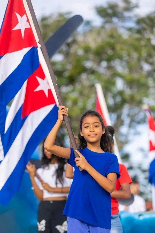 Si desecha en menudos pedazos, llega a ser mi bandera algún día, nuestros muertos, alzando los brazos, la sabrán defender todavía… 
¡Viva Cuba! 🇨🇺 
#65ANAP #ANAPCuba #ANAPSanctiSpíritus