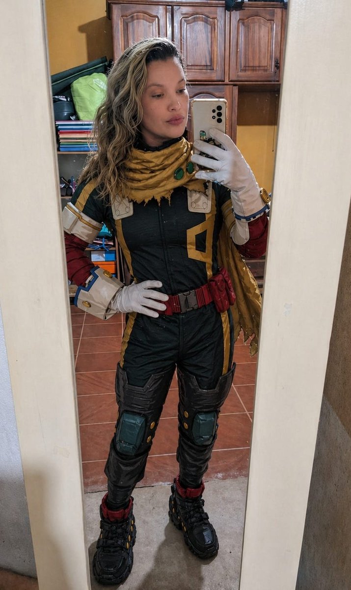 AneKyuubi's tweet photo. eu tou como?? Diga lá... Igual ao meu amado. #selcaday #midoriya  #bokunoheroacademy https://t.co/ey6pfpNfVf