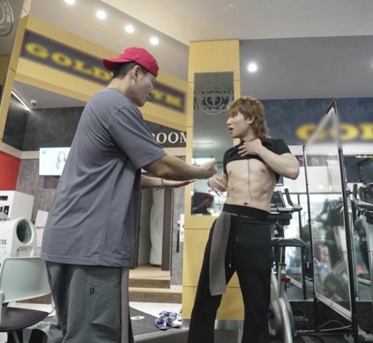 daehoist's tweet image. we are getting daesung’s six pack and nips out on FULL DISPLAY WE ARE SO BACKKK