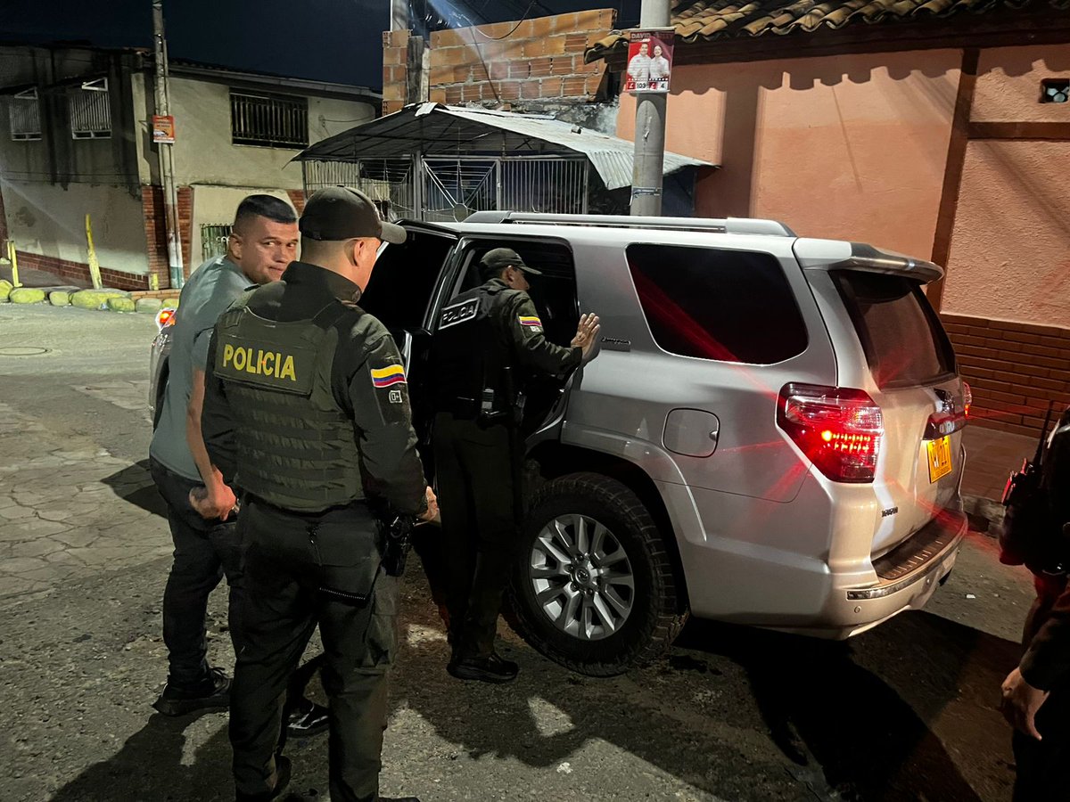 PoliciaCucuta's tweet image. #AEstaHora | 🚨🚔Desplegamos toda nuestra capacidad operativa a través del Grupo de Mantenimiento de Diálogo y del Orden #GUDMO. Mediante puestos de control rigurosos, reafirmamos nuestro compromiso con la seguridad ciudadana. #Seguridad
@ServicioPolicia