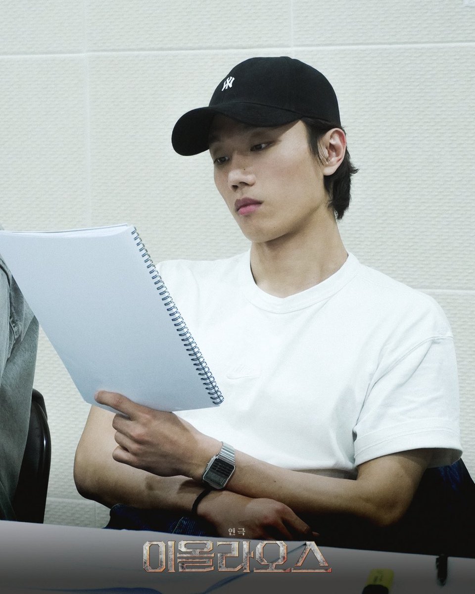 섬으로 간 나비 tweet media