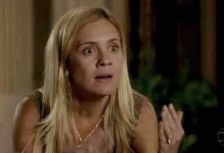 Eu tentando explicar pra minha mãe que fumar maconha todo dia não é ser drogada