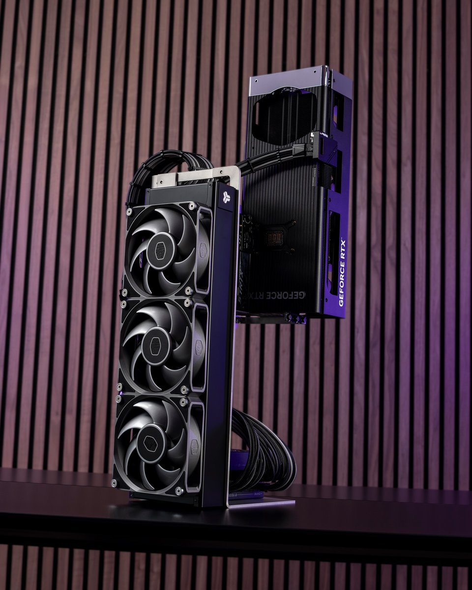 XPCMTeam's tweet image. PC Build by Liquidhaus using thier V8 chassis @liquidhaus  

#pcbuild #pcsetup #pcmodding #gamingpc #custompc #xpcm #watercooling #customloop