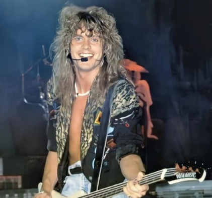DefLeppardRB's tweet photo. Rick Savage of Def Leppard https://t.co/CHvozjCS87