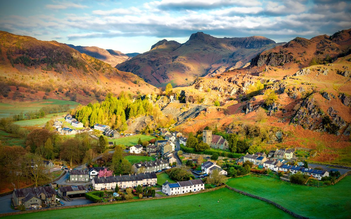 lakesrhino's tweet image. Morning everyone I hope you are well. Chapel Stile in the Langdale Valley on a bright spring morning. Have a great day.

#LakeDistrict