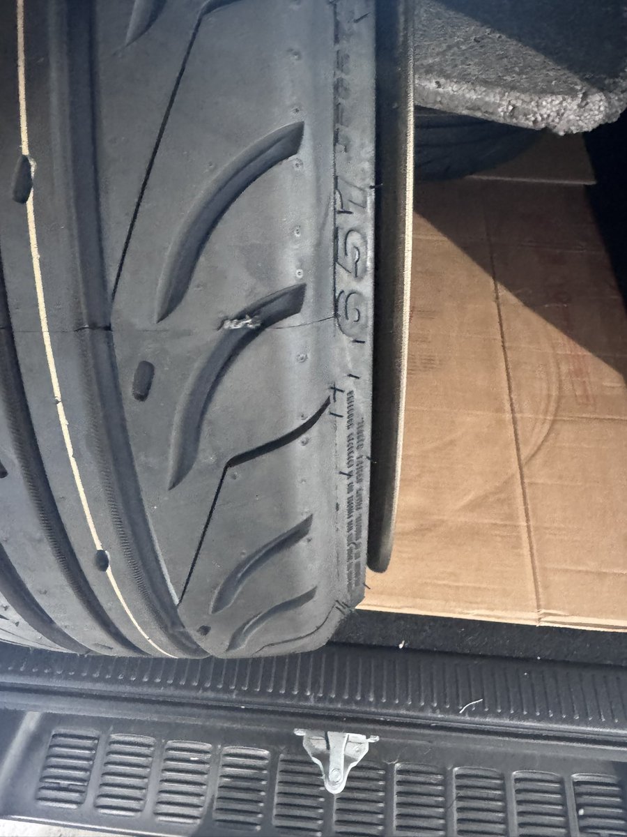 9.5jに215/35はやりすぎた