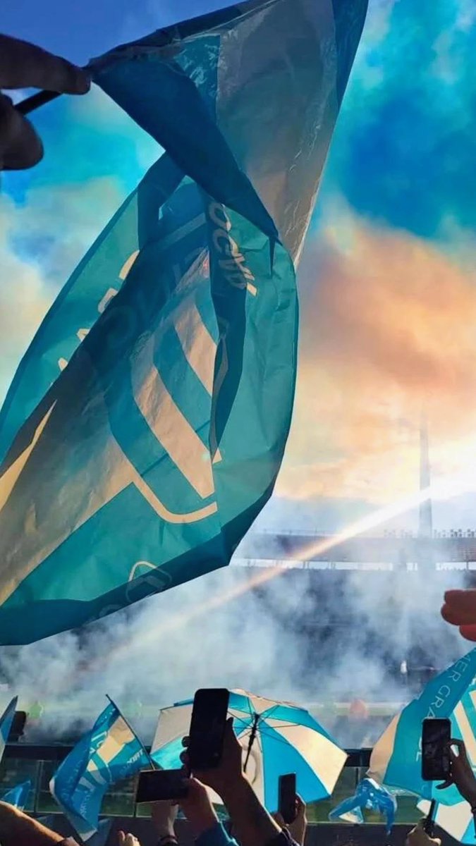 Comu_Racing's tweet image. ¡Buen día, #RACING! 🤍🩵

 #LaComuDeRacing