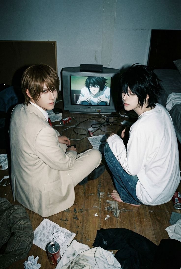 insane poses (@insaneposes) on Twitter photo 