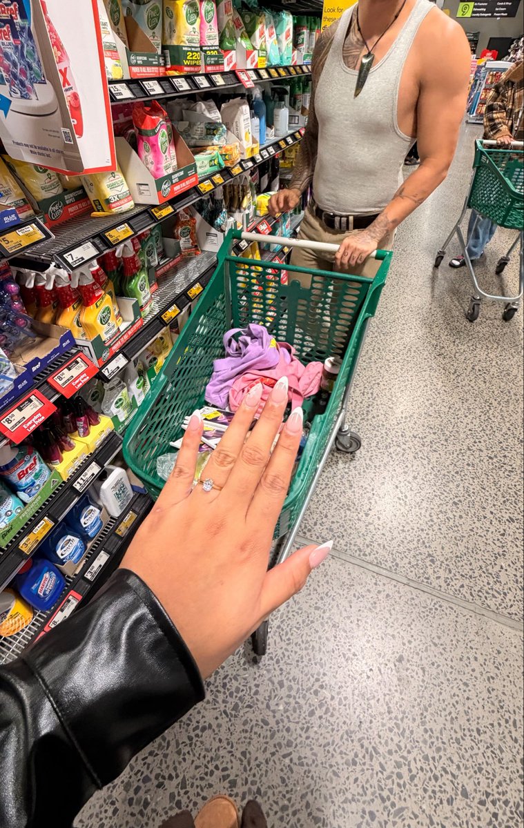 doxvibes's tweet photo. my whole personality since getting engaged has been announcing things im doing but adding “as a fiancé” at the end of it🤭💍 https://t.co/nnvQtahDSd